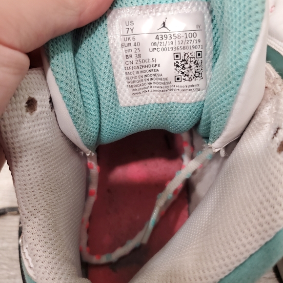 Nike Air Jordan 13 Retro White Soar Blue/Pink High Top Sneakers Size 7Y Unisex - Picture 8 of 8